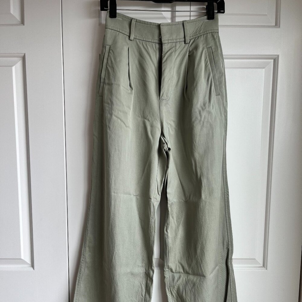 Everland draper pleated pant